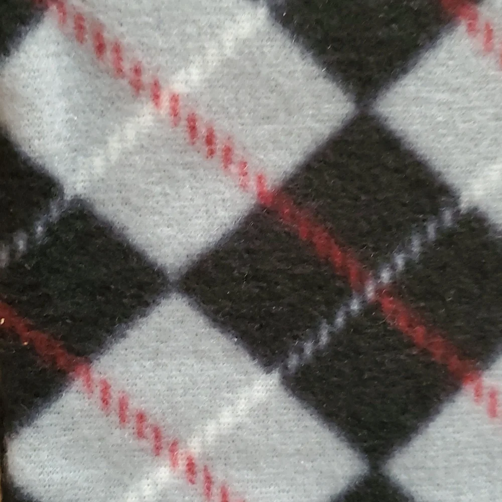 2 Pack NWOT Men's Fleece Scarf Black & Cream,‎ Black Plaid